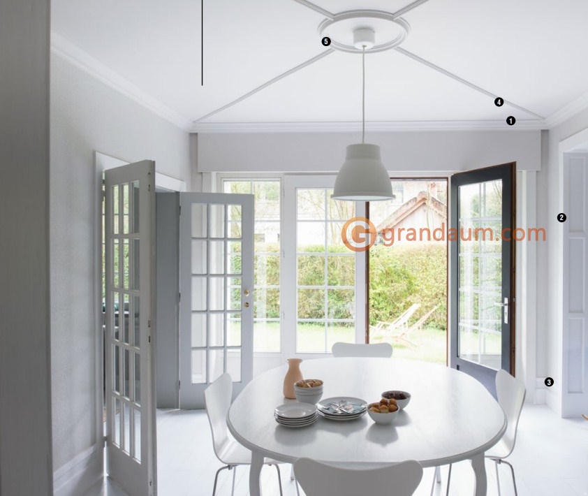 Потолочная розетка Orac Decor R66