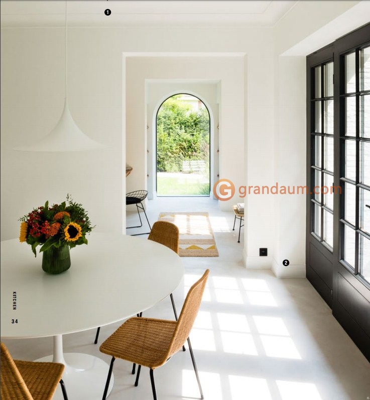 Напольный плинтус с гладким профилем Orac decor SX180