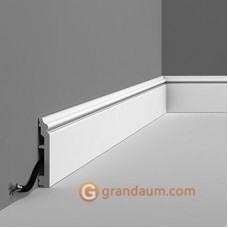 Напольный плинтус с гладким профилем Orac decor SX173